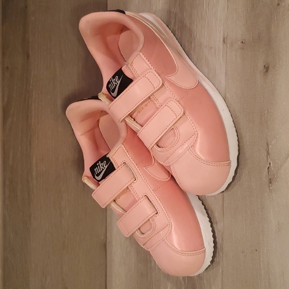 baby pink nike cortez